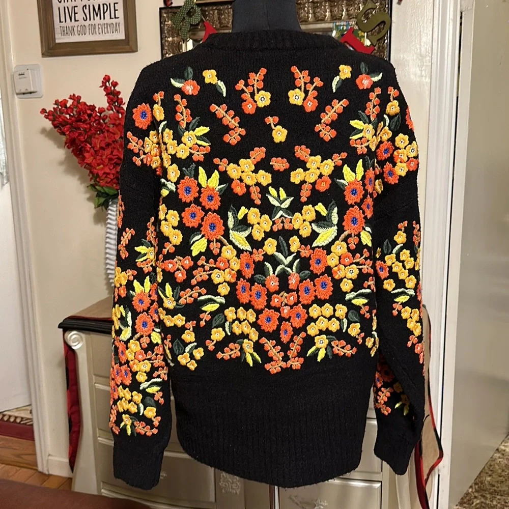 Zara Black Sweater with Colorful Floral Design - Picture 3 of 9